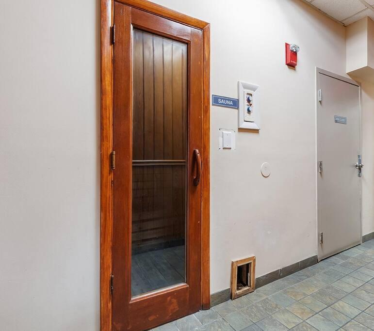 Cabana Palms - Oceanfront Renovated King Bed Sauna マートルビーチ エクステリア 写真